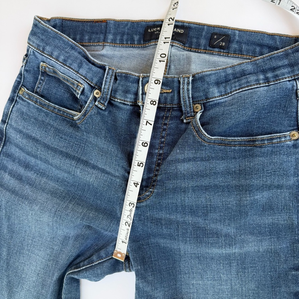 Woman’s Lucky Brand 🍀 Denim Jeans Mid Rise Crop Ava Size 6/28 - Picture 4 of 11